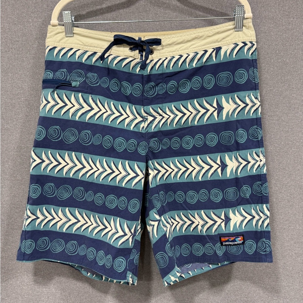 Patagonia Blue and Cream Board Shorts with Geometric Patterns Size 36